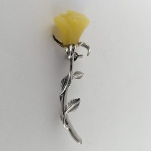 Srebrna broszka z bursztynem róża