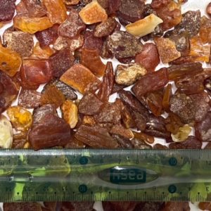 Bursztyn bałtycki +11 mm mix kolorów 100 gram